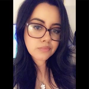 Meet your Posher, Janelle